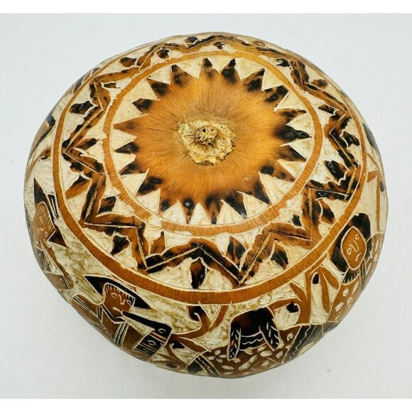 Folk Art Peru Storyteller Gourd Hand Carved Village Musicians Medium 5 inch - Picture 2 of 10